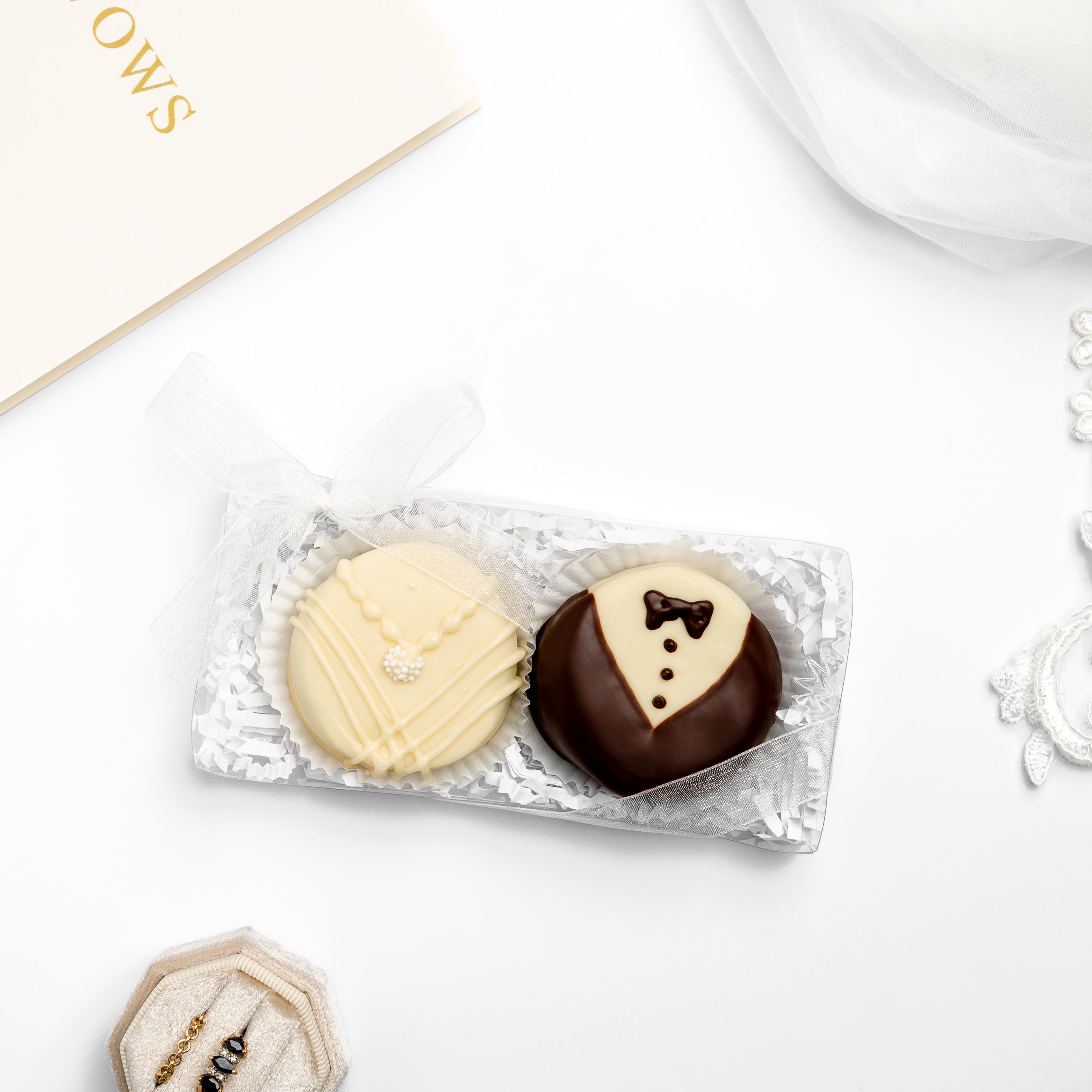 Bride and Groom Oreo Favor – Enjou Chocolat