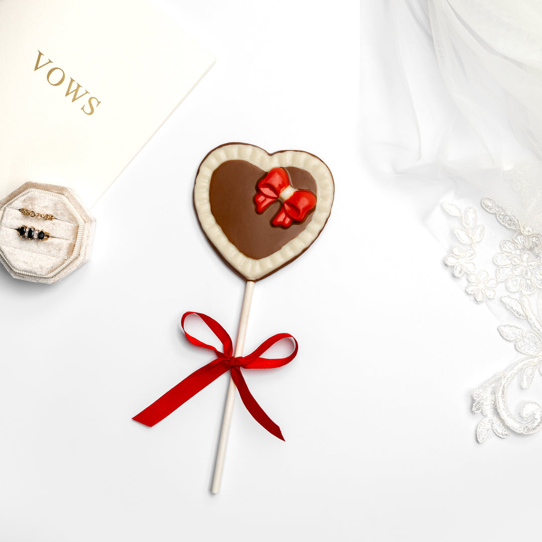 Bow-tiful Heart Lolly