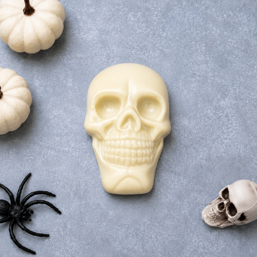 Skull with flat back
